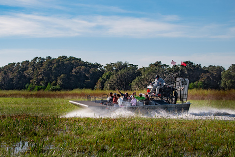 From Orlando: Swamp Airboat Ride and Gatorland Entry Standard Option