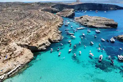 Malta:Gozo,Comino,Crystal/BlueLagoon&Caves Private Boat trip