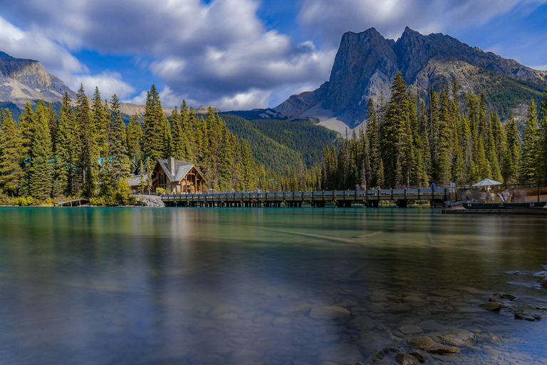 Lake Louise,Moraine,Emerald Lake,Johnston Canyon &amp; BanffTourAvresa från Banff