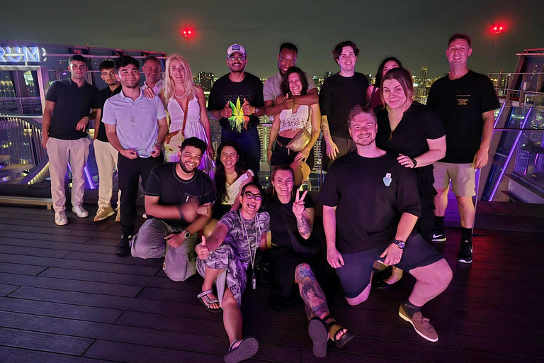 Tour della vita notturna di Phuket: avventura tra i bar e i club VIP di PatongTour della vita notturna di Phuket: tour dei bar e dei club con ingresso gratuito