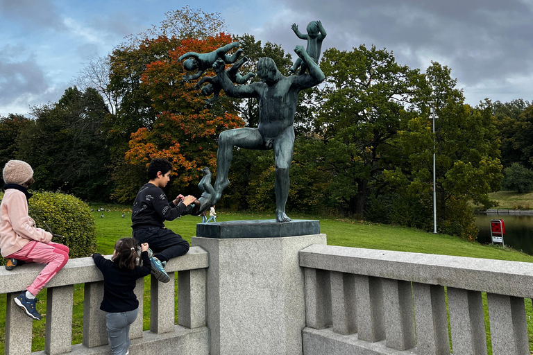 Oslo: Vigeland Park Guided Tour with Hidden Stories