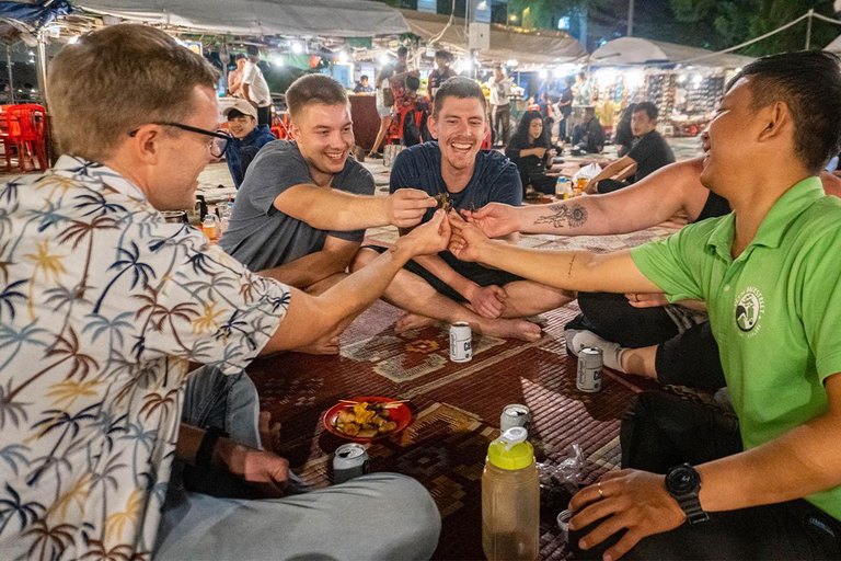 Phnom Penh: 3-Hour Street Food Tasting Tour Vespa Option + English Guide