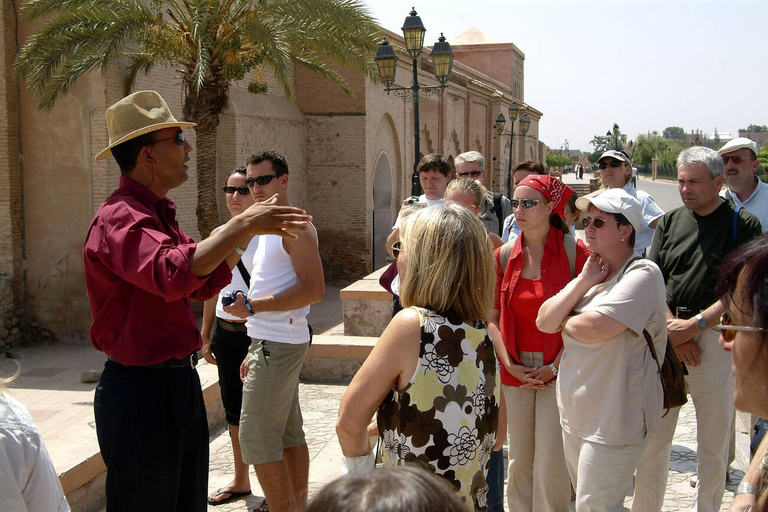 Marrakech arv: Saadiska gravar, Bahia Palace &amp; Medina TourDelad tur från mötesplats (utan inträdesbiljetter)