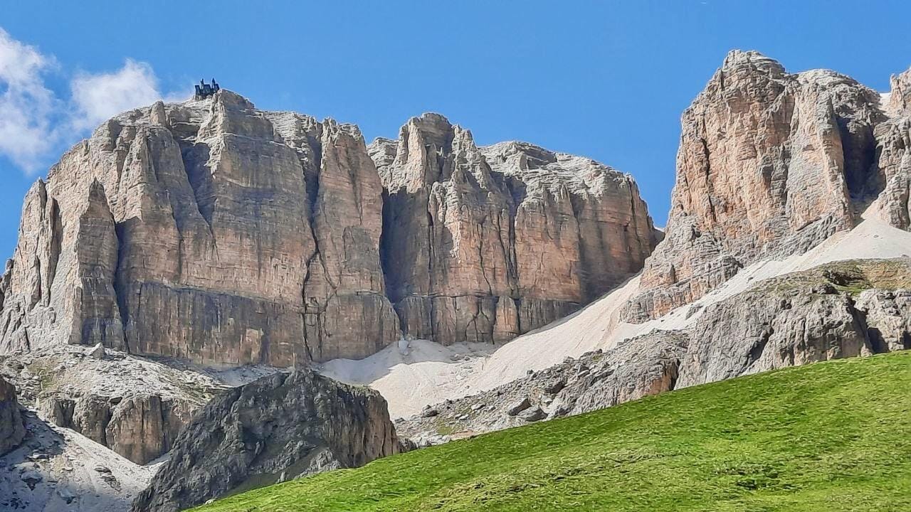 Ab Garmisch: Tagestour im Tesla in die Dolomiten – ein UNESCO-Wunderland