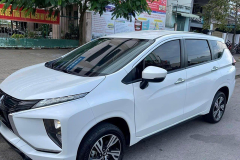 Taxi privato: Aeroporto Tan Son Nhat - Distretto 2, 7, 8, 12VAN ( 8 persone + 8 bagagli )