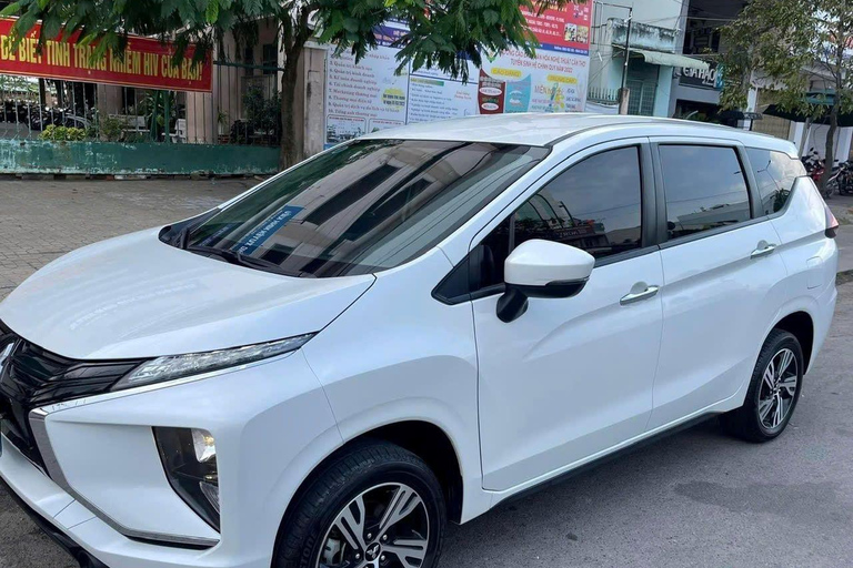 Taxi privato: Aeroporto Tan Son Nhat - Distretto 2, 7, 8, 12VAN ( 8 persone + 8 bagagli )