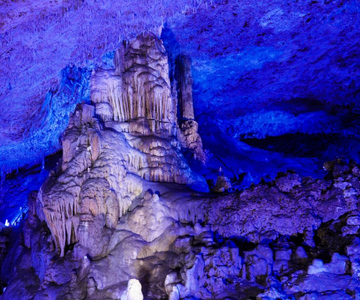 Half Day Tour Drach Caves and Pearl Shop with Hotel Pick up