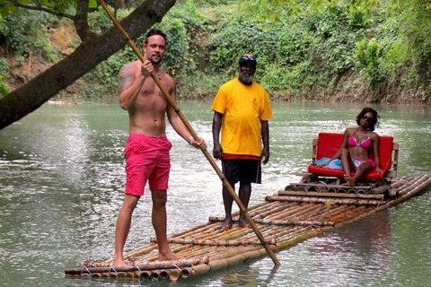 (Falmouth: Equitazione nell&#039;oceano e Bamboo Rafting