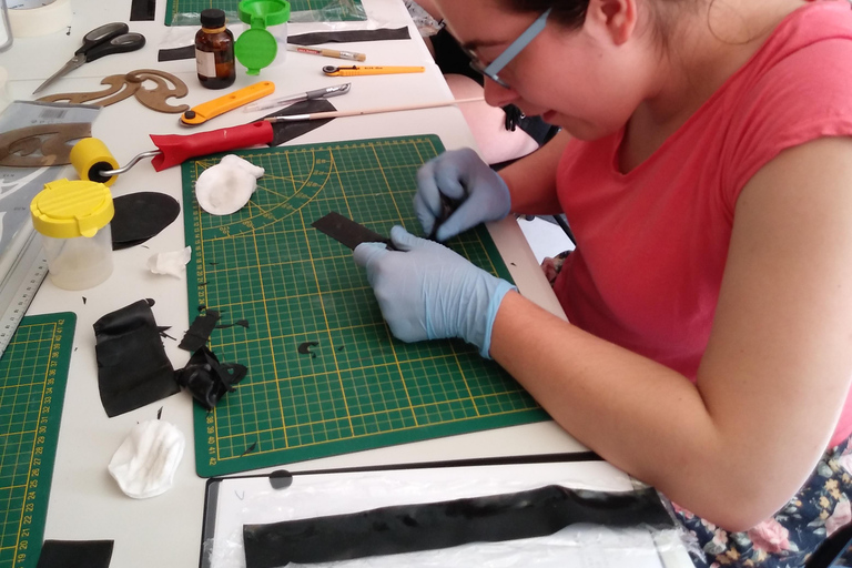 بروج: ورشة عمل ملابس اللاتكسبروج: ورشة عمل ملابس اللاتكس (خاصة)