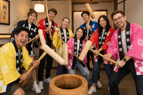 Tokyo: Traditional Mochi Pounding Experience in Shibuya