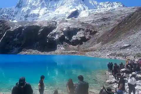Desde Huaraz: Ruta de 3 días por las Lagunas de Llanganuco y el Lago 69