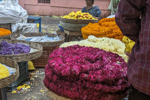 Bangalore: KR Market Flower Market Tour with Guide