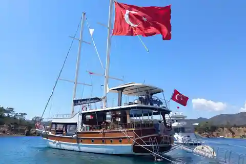 Fethiye: Islands Boat Trip with Lunch and Hotel Transfer