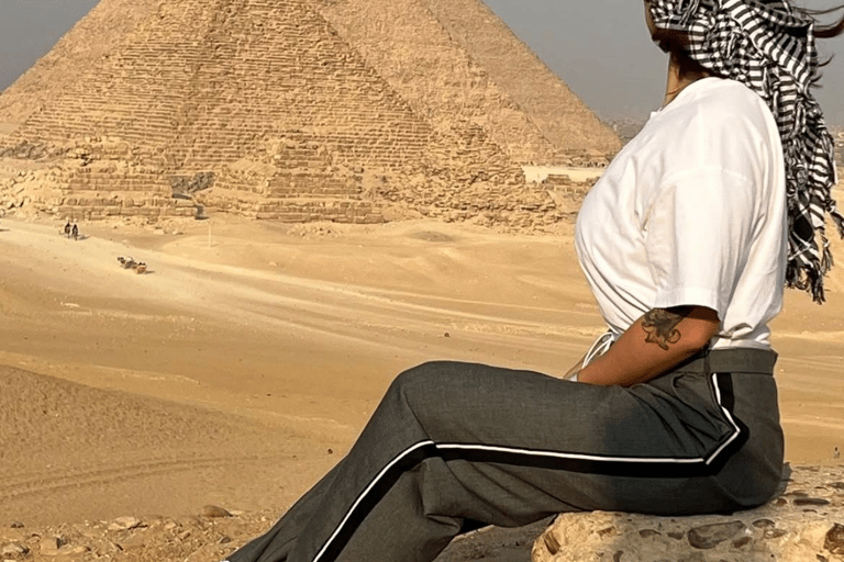 Pyramides, Sakkara et Memphis - Visite privée avec déjeunerVisite privée avec guide, transfert et déjeuner, à l&#039;exclusion des droits d&#039;entrée.