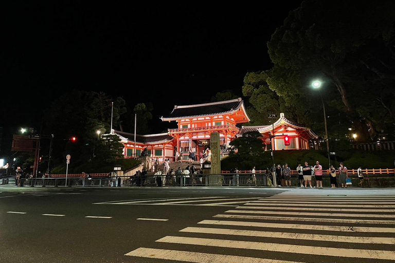 Kyoto: tour a piedi serale a Gion e nel quartiere delle geisheKyoto: tour a piedi serale di Gion e del quartiere delle geishe