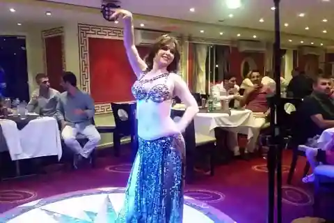 local Dinner Cruise in Cairo with pickup