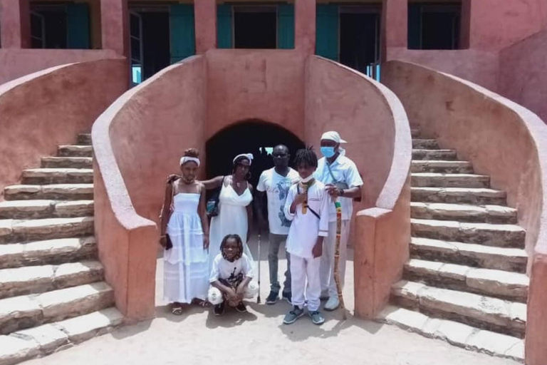 Saly: Dakar City and Goree Island Tour with Pickup