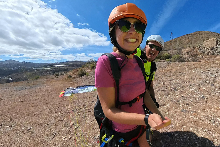 Gran Canaria: Paragliding Flight with Tapas & Pickup