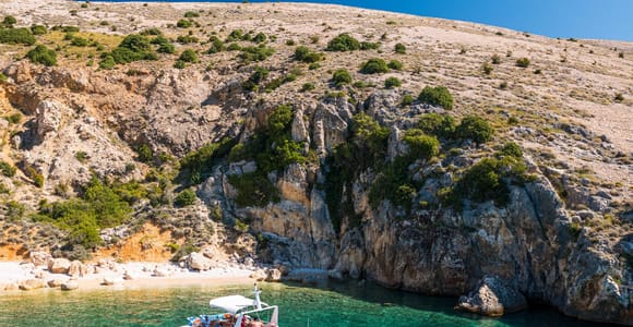 Punat: Bootstour zum Goldenen Strand und nach Plavnik – Schwimmen und Schnorcheln
