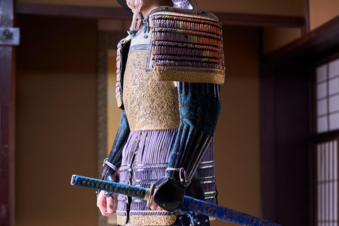 Kanazawa: Samurai Armor Experience with Professional Photos