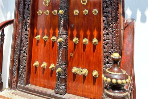 ZANZIBAR: Stone Town, snorkling + sjöstjärnor och havssköldpaddorVIKTIGT: TRANSFER INGÅR INTE I DET ALTERNATIV DU VÄLJER