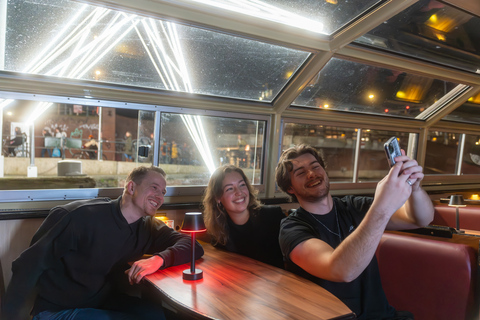 Amsterdam: Cozy Light Festival Cruise with Hot Chocolate