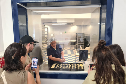 Lisbona: Tour Tuk-Tuk in francese o tedesco con vera guida localeTour di 2 ore: Centro storico di Lisbona e centro città