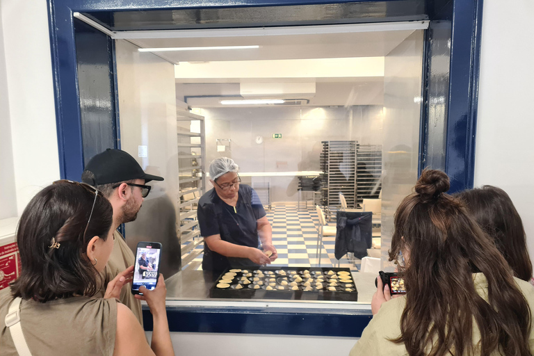 Lisbona: Tour Tuk-Tuk in francese o tedesco con vera guida localeTour di 2 ore: Centro storico di Lisbona e centro città