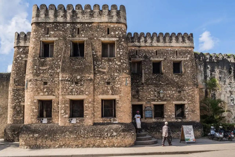 Zanzibar: Jozani Forest, Spice Farm & Stone Town Full-Day. TOUR WITH HOTEL TRANSFER PICKUP AND DROP