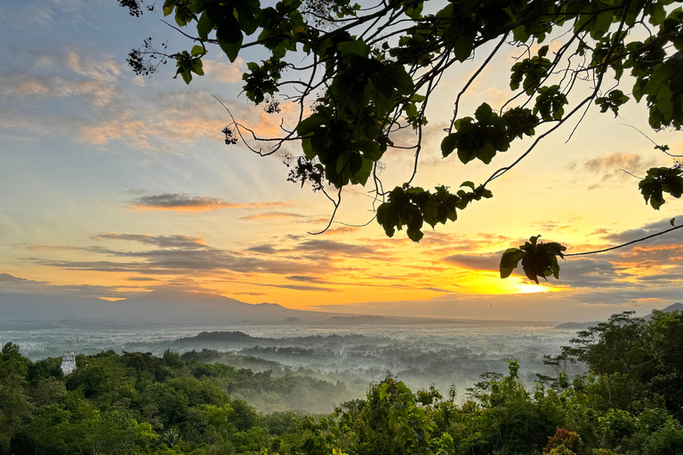 Yogyakarta: Soluppgång vid Borobudur Halvdagstur med upphämtning