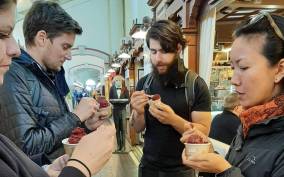 CITY Tour with Food Tasting in Helsinki