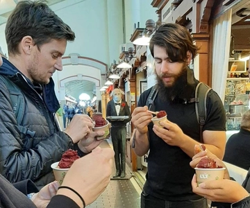 CITY Tour with Food Tasting in Helsinki