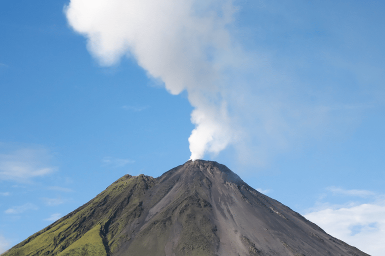 Transfert privé de l&#039;aéroport de San José vers/depuis La Fortuna