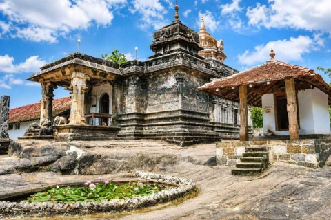 Kandy Evening City Tour & Dance Show Reservations by Tuk-Tuk Kandy evening tour