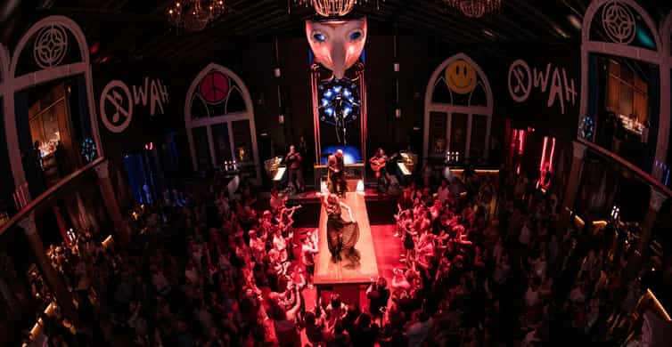 Madrid: WAH Show - Music, Dining & Party Experience photo 9