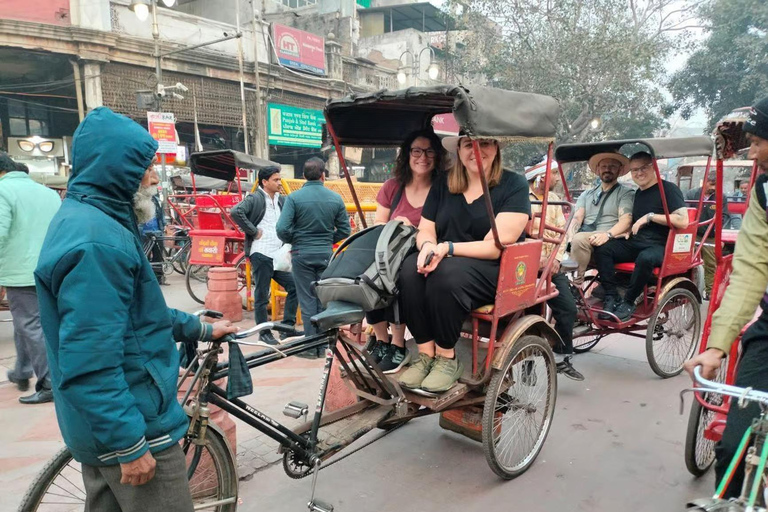 Agra: Sunrise Taj Mahal Tour with Skip-The-Line Entry Ticket Agra: Taj Mahal Express Entry Tour with Car, Tickets & Guide