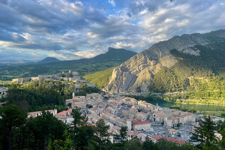 Vertigo hike: the Trou de l'Argent cave from Sisteron