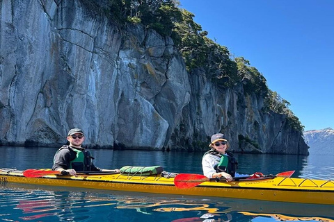 Villa la Angostura: Half Day Kayak Tour with Picnic