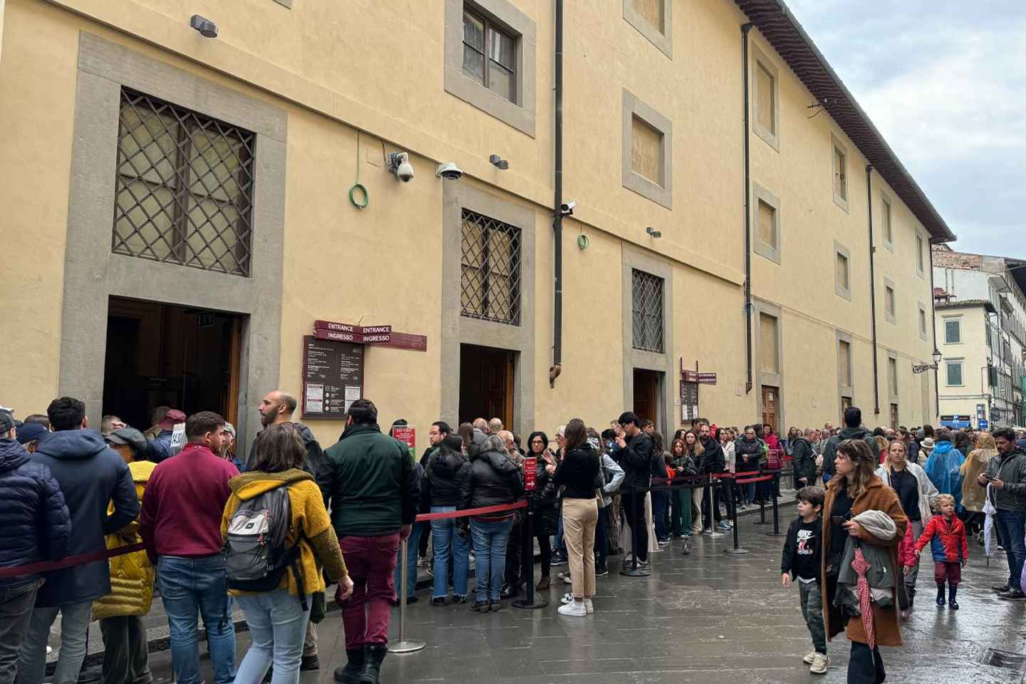 Accademia Gallery Priority Entry Ticket with e-Book