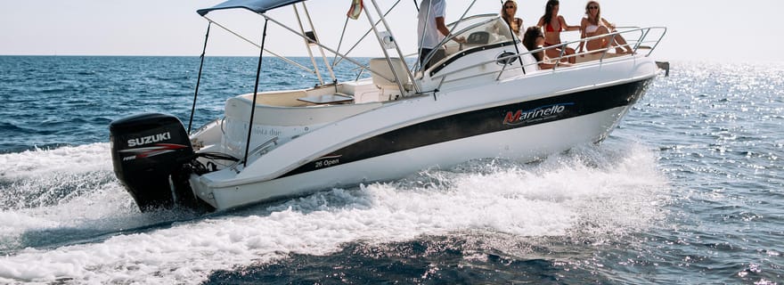 Excursion exclusive en bateau à moteur au départ du port de Ciutadella