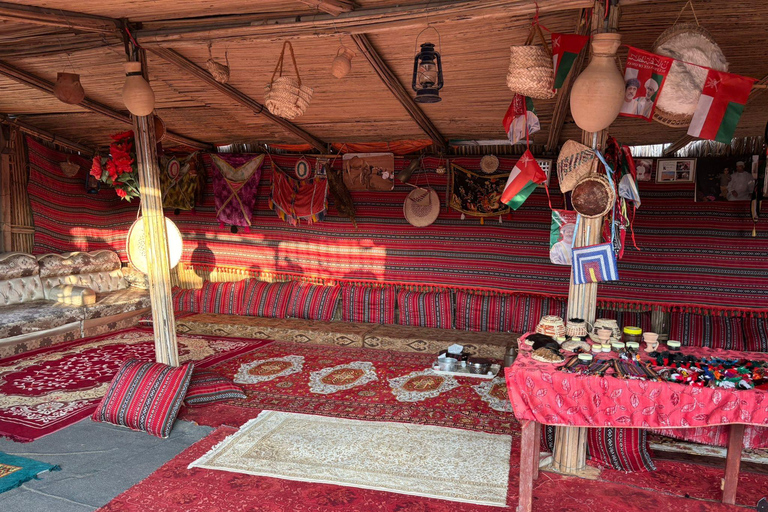 Oman : circuit de 4 jours dans le Wadi, à Sur, dans le désert, à Nizwa et à Mascate