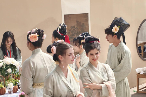 Hangzhou: Traditional Makeover & Photoshoot Experience