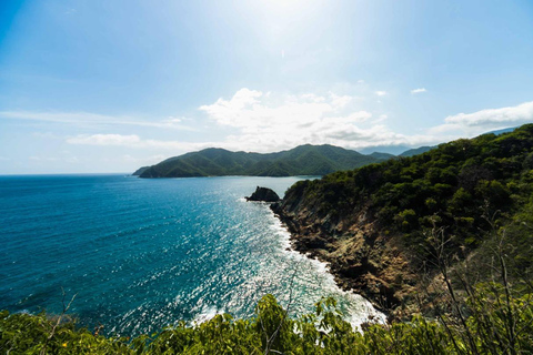 Santa Marta : Visite du parc Playa Cristal Tayrona depuis la ville de CarthagèneSanta Marta : visite de Playa Cristal Parque Tayrona depuis la ville de Carthagène