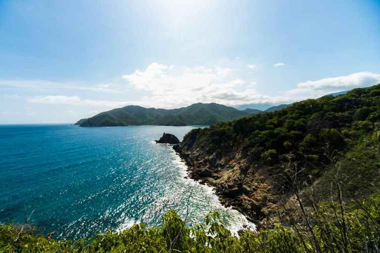 Santa Marta : Visite du parc Playa Cristal Tayrona depuis la ville de CarthagèneSanta Marta : visite de Playa Cristal Parque Tayrona depuis la ville de Carthagène