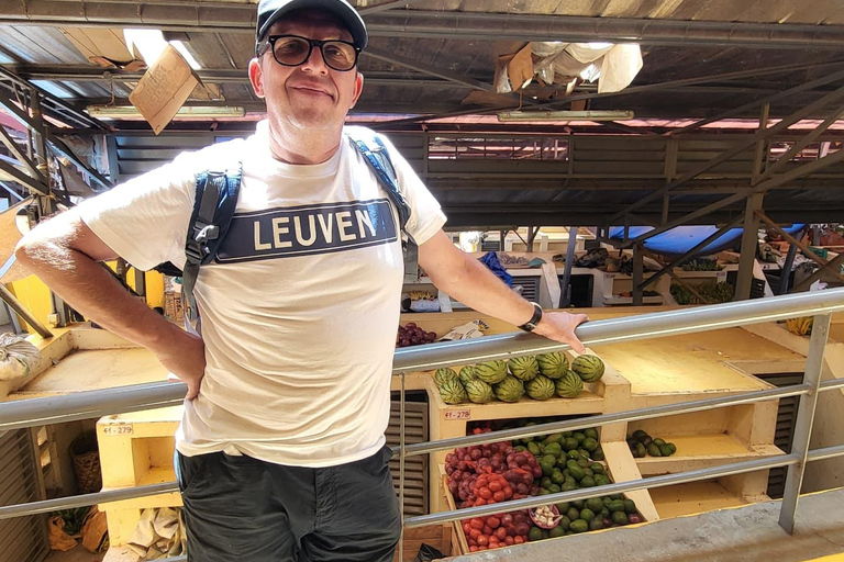 Entebbe: Guided Walking Tour with Markets and History