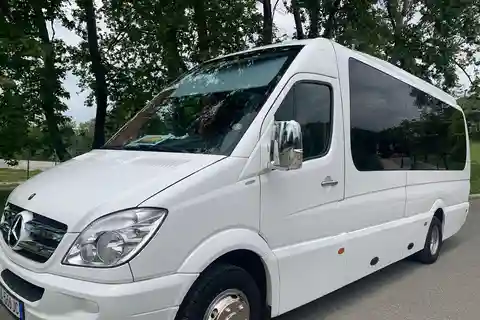 Privater Transfer von Tirana nach Saranda - Englischer Fahrer