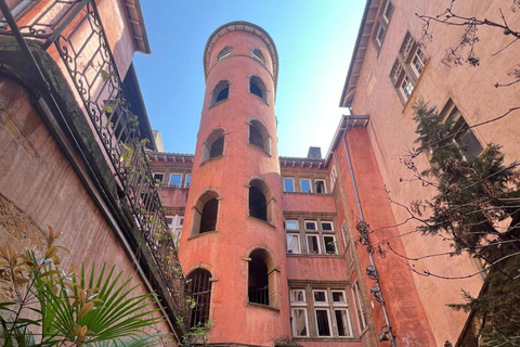 Lyon: Iconic Landmarks & Old Lyon Walking Tour (Tips-based)