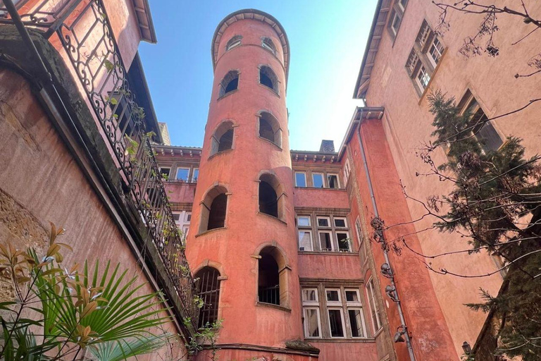 Lyon: Iconic Landmarks & Old Lyon Walking Tour (Tips-based)