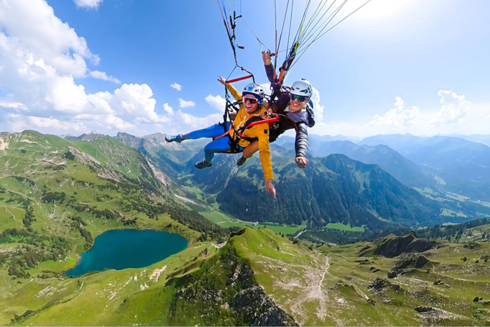 Tandem-Paragliding Erlebnis über Oberstdorf vom Nebelhorn 1932/2224m