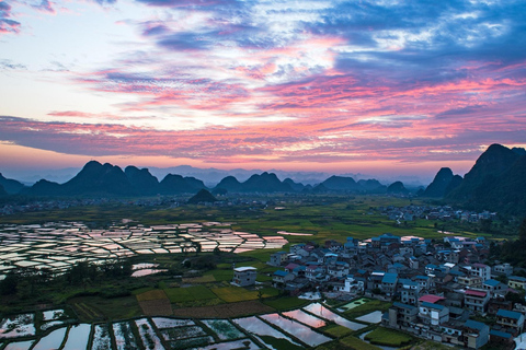 Yangshuo: tour all&#039;alba sul monte Xianggong e rafting sui bambù